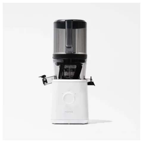 عصّارة Nama J2 بالضغط البارد مع قمع ذاتي التغذية، 50 RPM و200 W، بيضاء